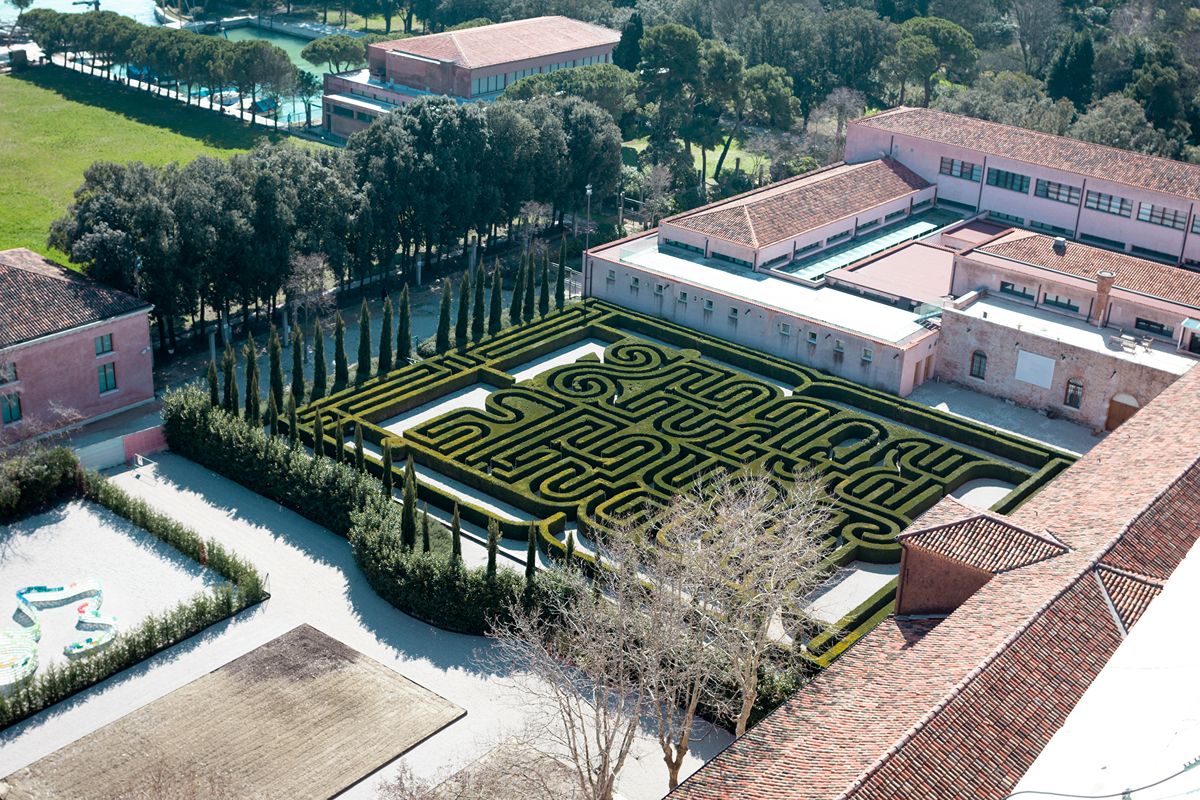 Un'idea insolita per vivere Venezia ad agosto: ha riaperto da poco il giardino-labirinto nel cuore della Laguna