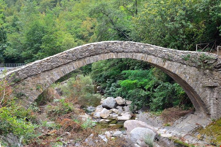 Fino a pochi anni fa era un mucchio di case abbandonate, ma la tecnologia ha fatto rinascere questo gioiello della Liguria