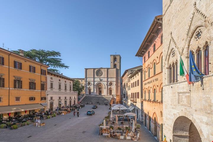 todi_2727165391