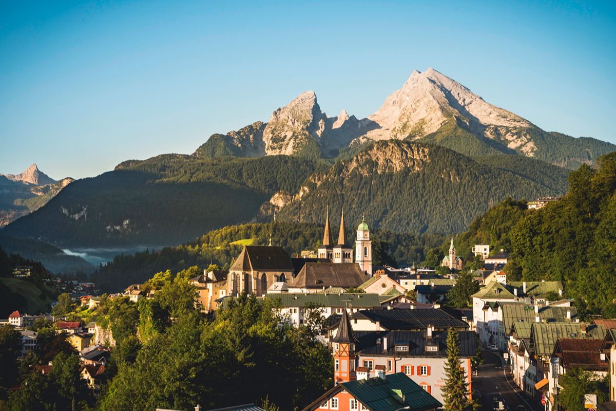 Baviera, lo spettacolare nido d'aquila a 1800 metri di altezza che domina le Alpi tra storia e panorami da sogno