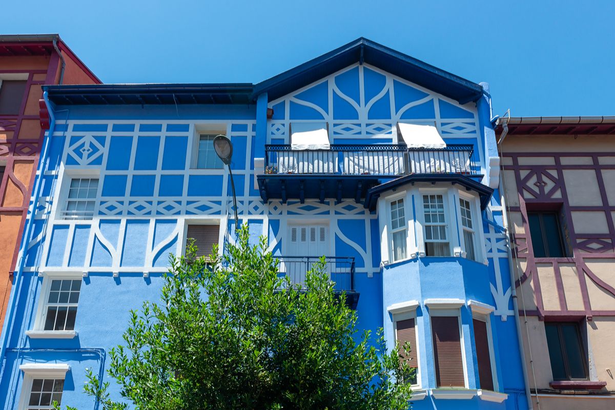 La Notting Hill spagnola, un quartiere dai mille colori che ricorda da vicino le atmosfere di Londra