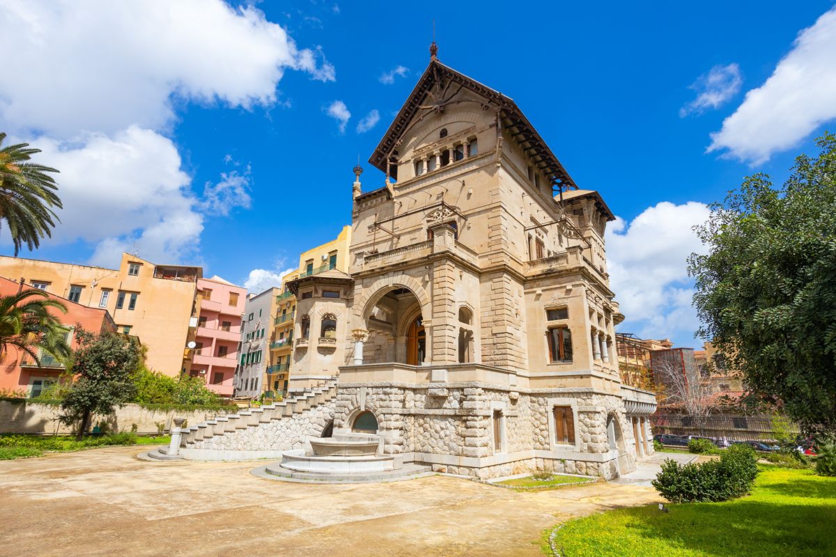Dalla vista sul mare al capolavoro Liberty: solo a Palermo puoi scoprire uno dei palazzi simbolo del primo '900 italiano
