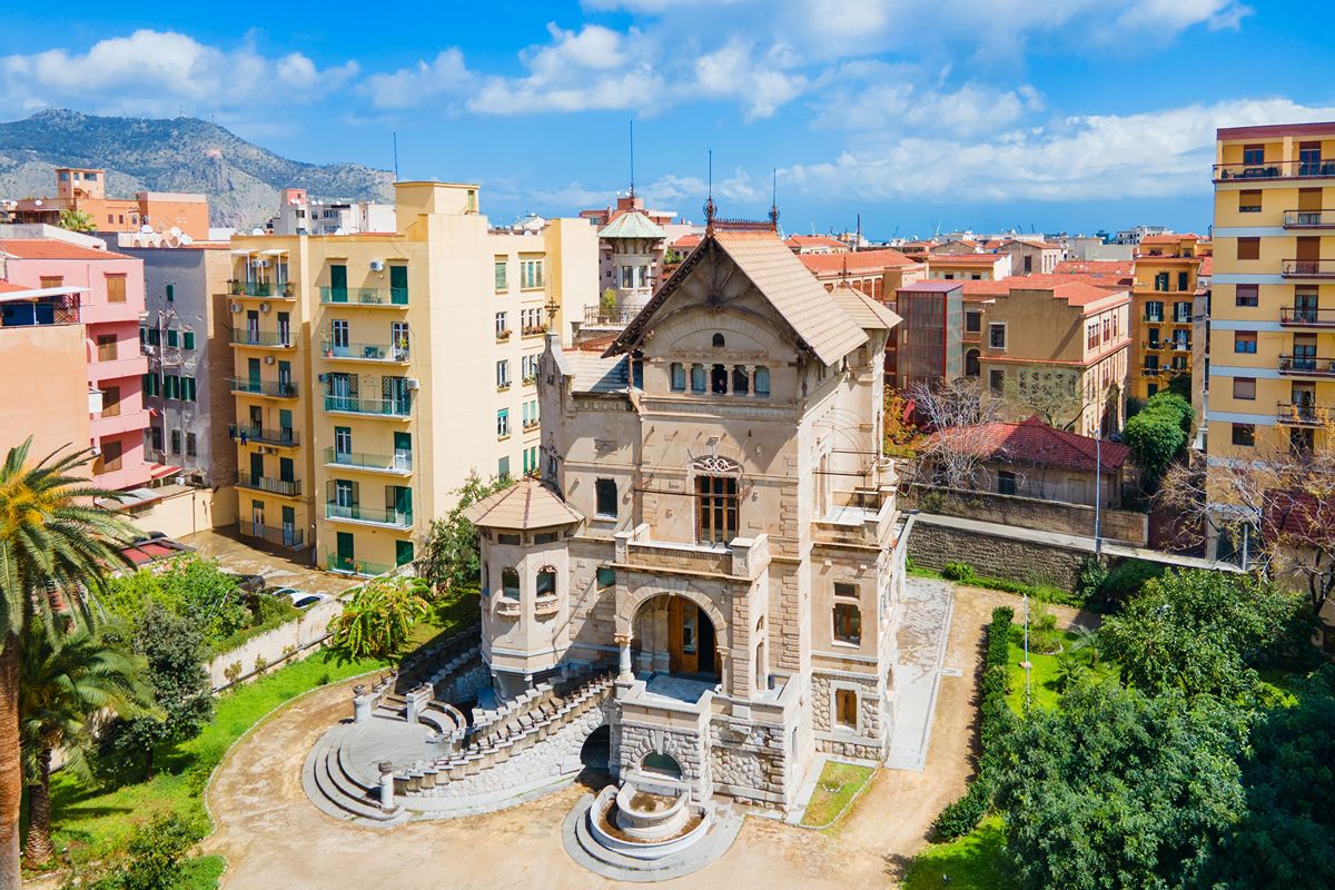 Dalla vista sul mare al capolavoro Liberty: solo a Palermo puoi scoprire uno dei palazzi simbolo del primo '900 italiano