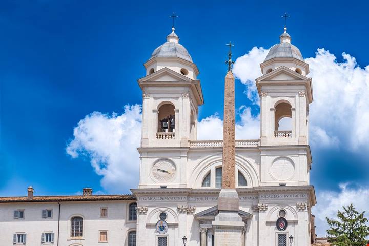 Se non hai mai sentito parlare di anamorfosi, è il momento giusto di visitare questo convento di Roma