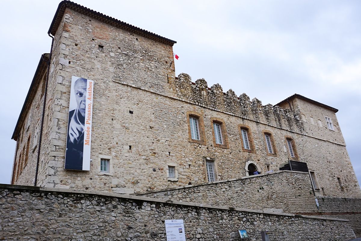 La fortezza a forma di stella e il museo di Picasso: in Francia c'è la meta di lusso che tutti vogliono visitare almeno una volta