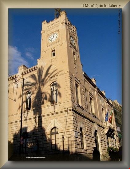  Il Palazzo Liberty di Basile, sede del Municipio con uffici armando sabella armando sabella