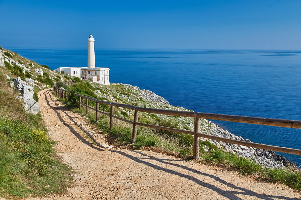 È la porta orientale d'Italia: dal 1867 questo faro alto 32 metri segna l'ingresso al Bel Paese