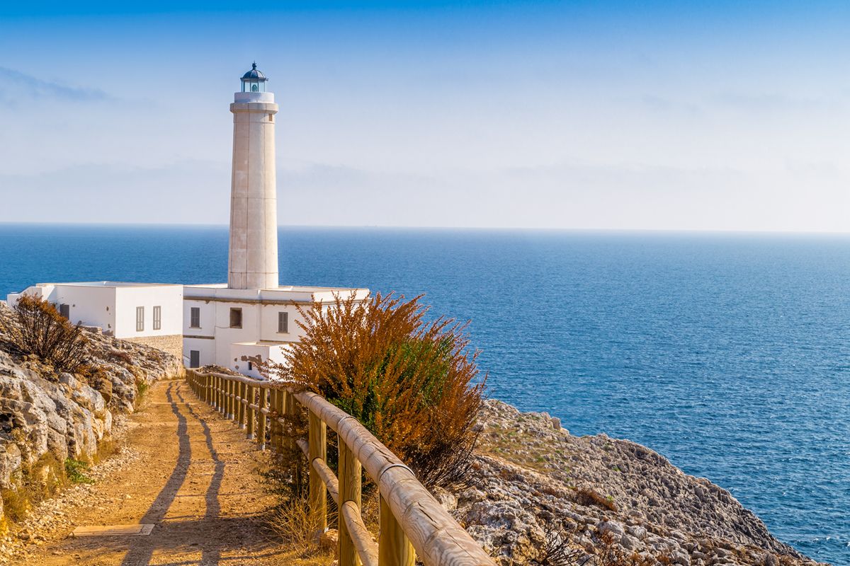 È la porta orientale d'Italia: dal 1867 questo faro alto 32 metri segna l'ingresso al Bel Paese