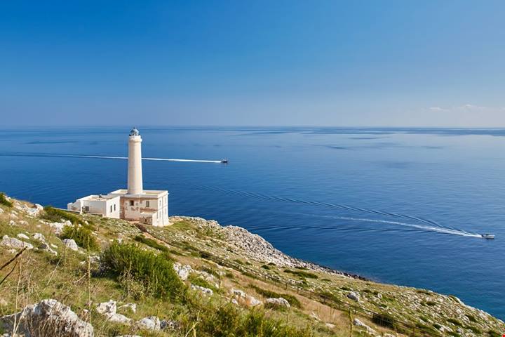 È la porta orientale d'Italia: dal 1867 questo faro alto 32 metri segna l'ingresso al Bel Paese