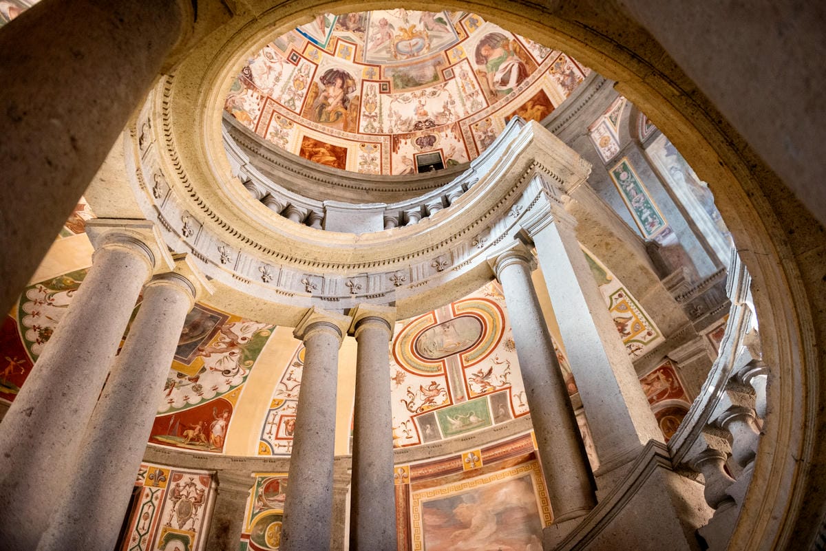 A un'ora da Roma c'è il palazzo più famoso del Rinascimento: il capolavoro a 5 lati che ha riscritto la storia