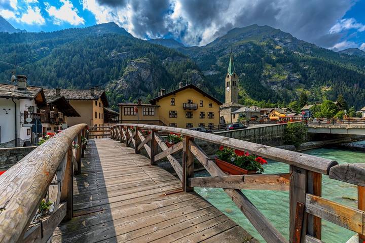 In Valle d'Aosta hanno inventato il sonnoturismo: viaggiare per dormire è la nuova frontiera delle vacanze rilassanti