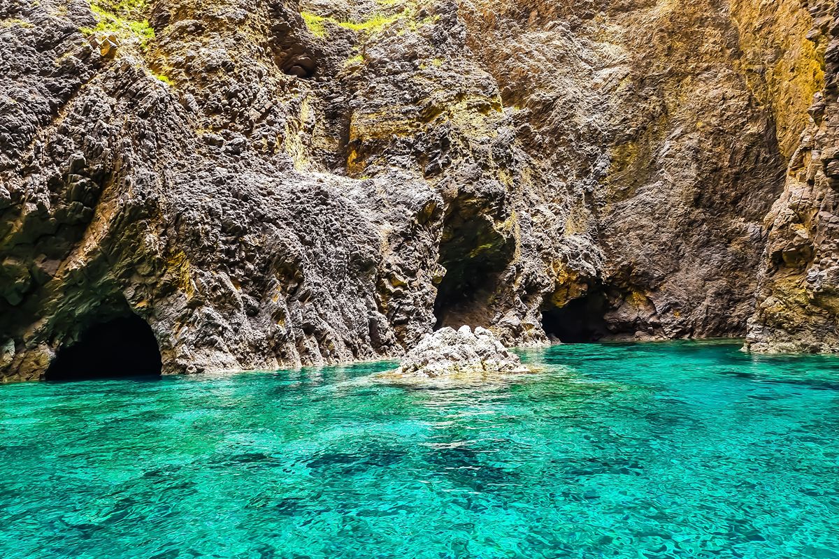 Scavate nella roccia ma senza l'opera dell'uomo: nel Lazio ci sono le piscine naturali più belle di tutto il Tirreno