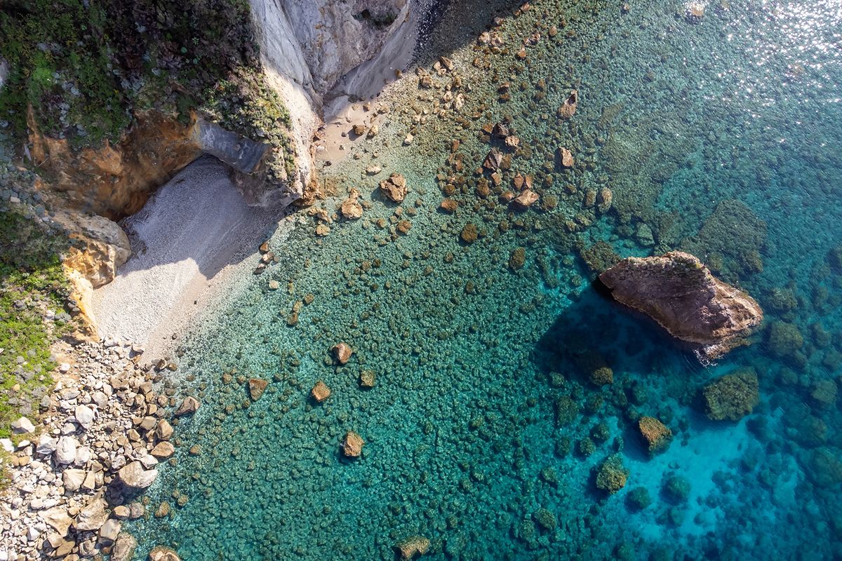 Scavate nella roccia ma senza l'opera dell'uomo: nel Lazio ci sono le piscine naturali più belle di tutto il Tirreno