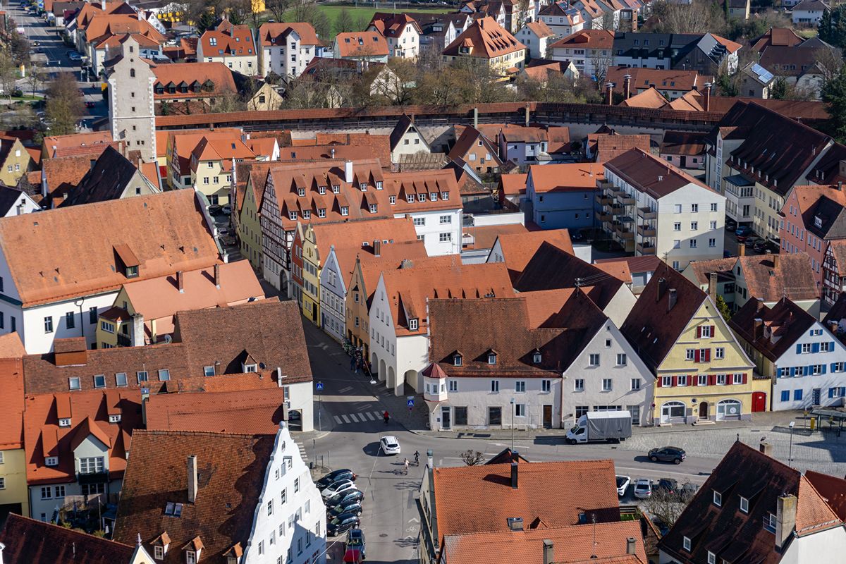In Germania c'è una città medievale che nasconde 70mila diamanti, ed è costruita dentro il cratere di un meteorite