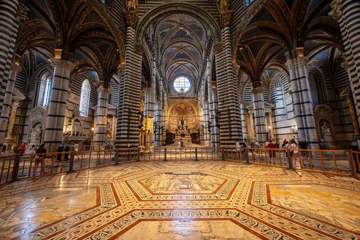 C'è tempo fino al 15 novembre per ammirare il pavimento del Duomo di Siena, ed è un'occasione da non perdere