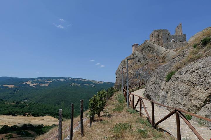 Brindisi? Si trova in Basilicata ed è un paesino di montagna: la strana omonimia di un borgo con nemmeno 800 abitanti