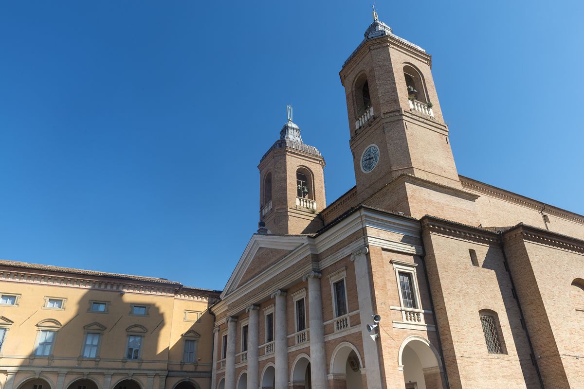 Marche, da 500 anni nel borgo universitario c'è un convento tutto in pietra che ha fatto la storia della Chiesa