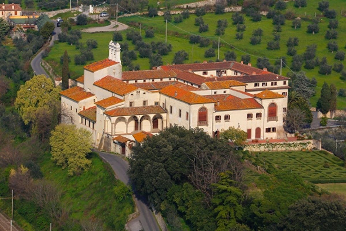 Prato, la splendida villa trecentesca che ha ospitato il Dalai Lama e nascosto un tesoro segreto durante la guerra