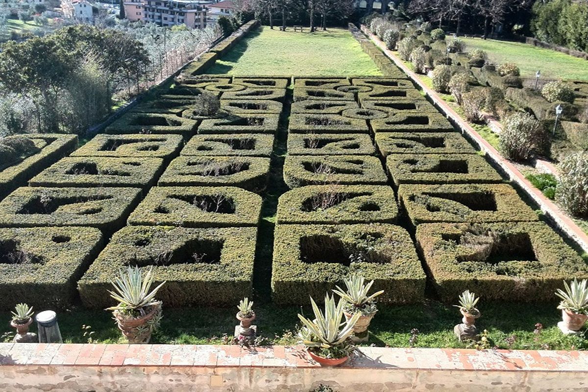 Prato, la splendida villa trecentesca che ha ospitato il Dalai Lama e nascosto un tesoro segreto durante la guerra