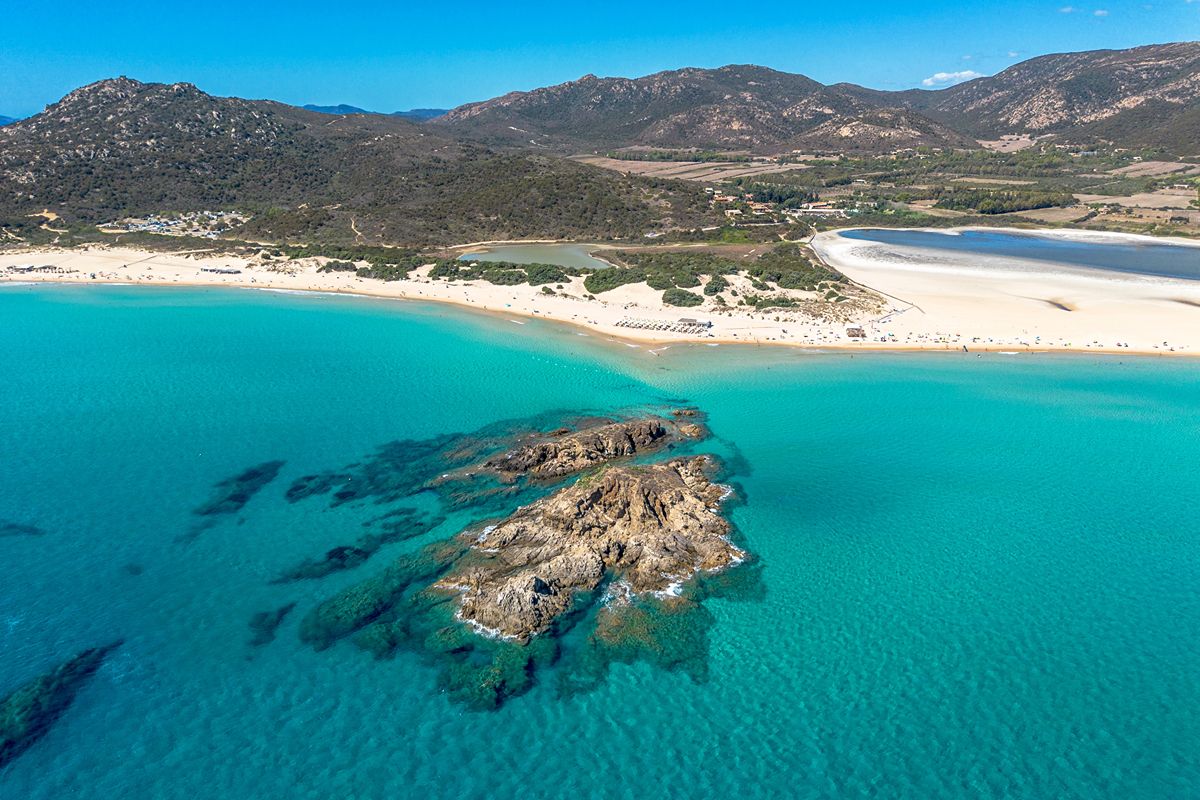 Settembre è il mese giusto per vivere la spiaggia più bella della Sardegna: qui sembra di stare alle Maldive