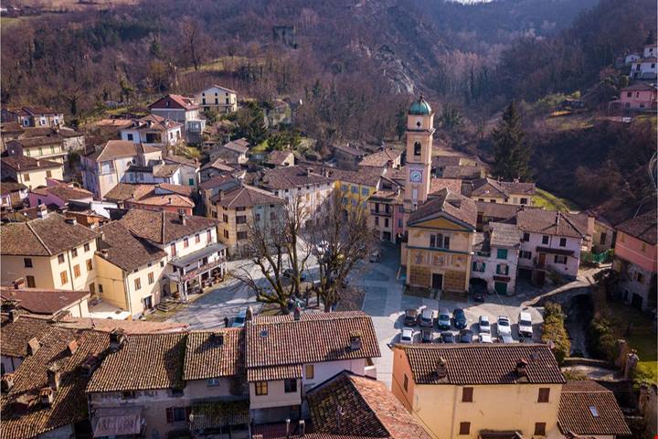 Un antico borgo dall'anima ligure nel cuore del Piemonte: il gioiello medievale celebre per le sue ciliegie Slow Food