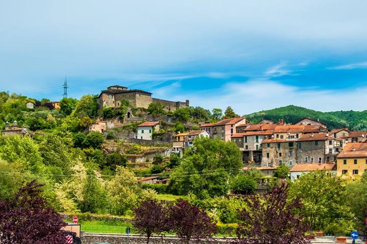 Una valle per 2 regioni: nei suoi 15 comuni si respira tutto il buono e il bello dell'Appennino di una volta