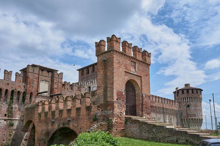 La Hollywood della Lombardia è l'antico borgo dove castelli e chiese hanno fatto da sfondo a decine di film