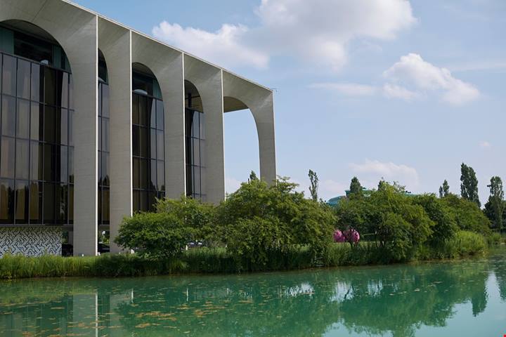 Alle porte di Milano c'è la prima opera italiana di Niemeyer, ed è un vero capolavoro del '900