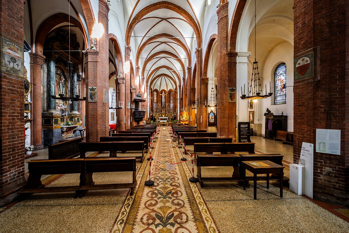 Costruita nel '300 e ignorata da molti, a Torino c'è una chiesa gotica dove ogni centimetro è coperto da affreschi