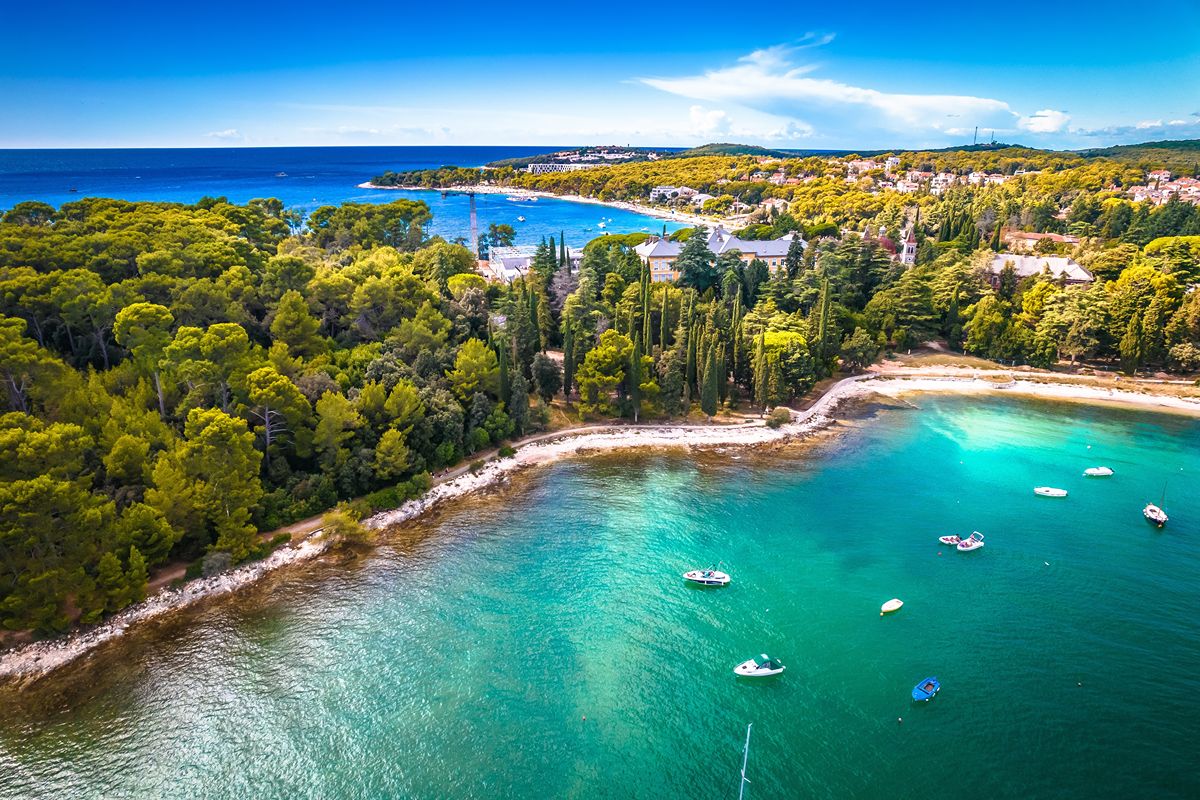 Vicoli in pietra e scorci sul mare: con la sua isola rotonda è la meta più romantica di tutto l'Adriatico