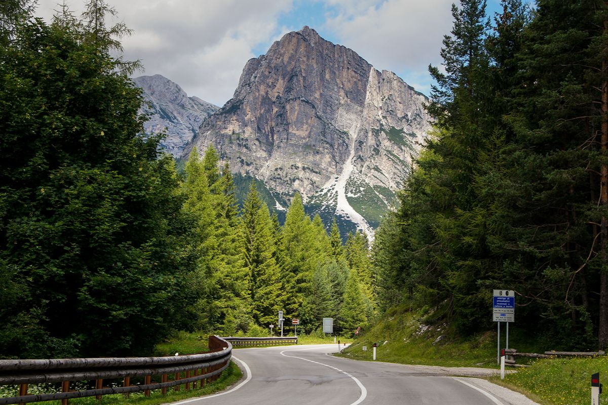 180 chilometri di puro splendore: se ami la montagna devi assolutamente fare questa strada prima dell'inverno