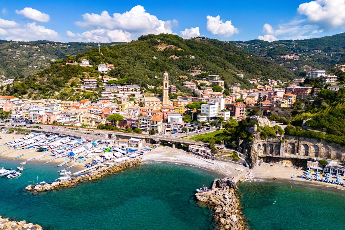 Un borgo sul mare senza rumore: qui la Liguria sembra essersi fermata prima della folla