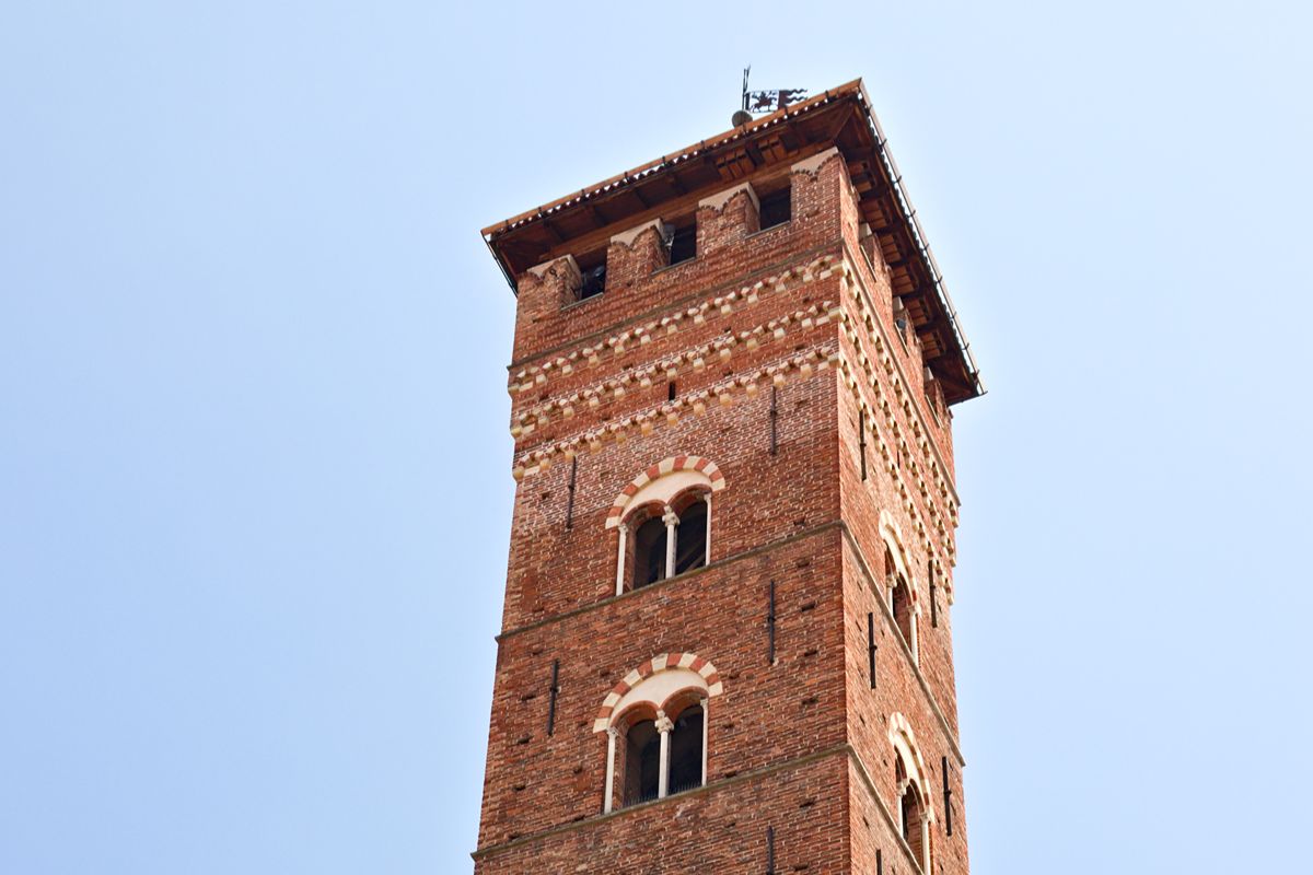 Alta ben 44 metri, è dal Duecento il simbolo della città: una volta in cima ti aspetta un panorama mozzafiato