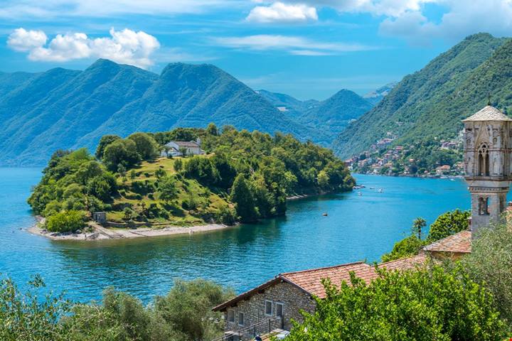 Dai resti romani ai boschi incontaminati, sul lago di Como c'è una piccola isola che ti aspetta in autunno