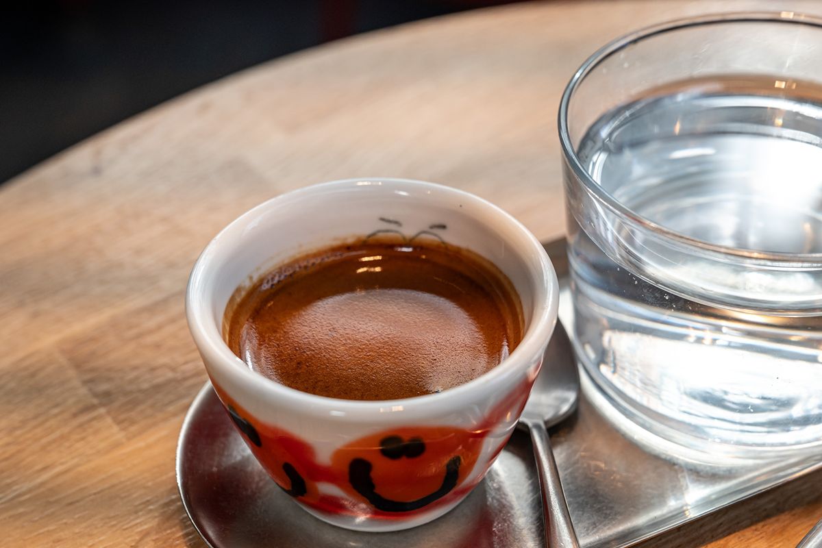 Hai mai bevuto un capo in B? Ecco il bar (amatissimo da Joyce) dove il caffè ha tutto un altro nome