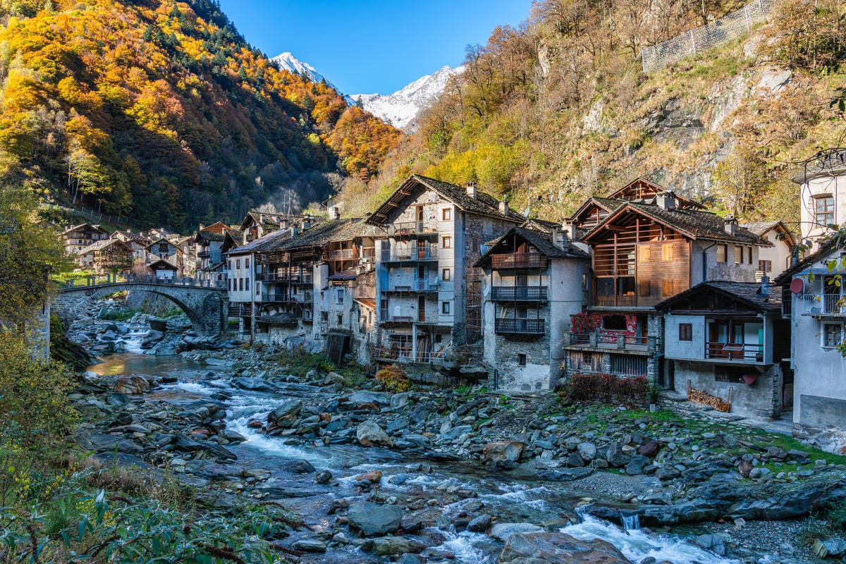 Piemonte, un paese di appena 70 abitanti è oggi una delle mete da record in Italia: il motivo per cui tutti lo visiteranno quest'anno