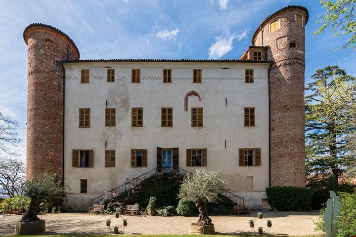 Messer Tulipano e un magnifico giardino all'inglese: in Piemonte c'è un castello che è uno spettacolo