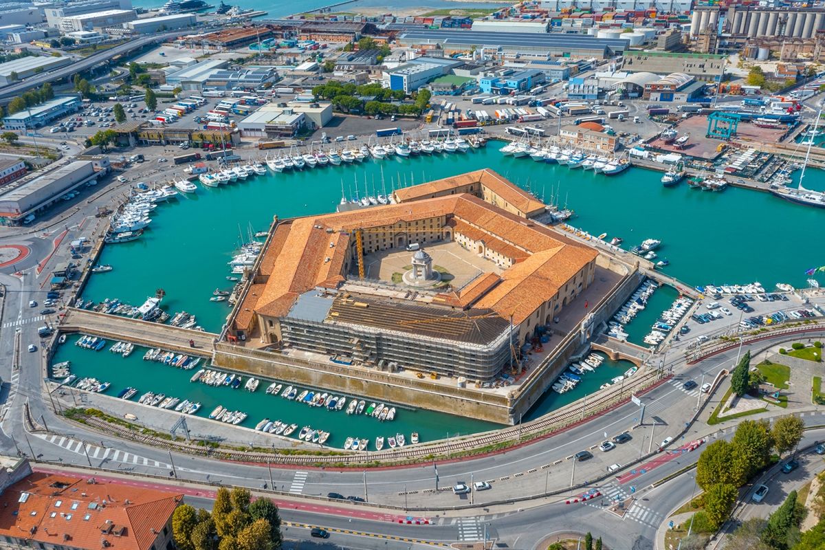 200 anni prima che in America, il primo Pentagono al mondo è stato costruito in questa splendida città italiana