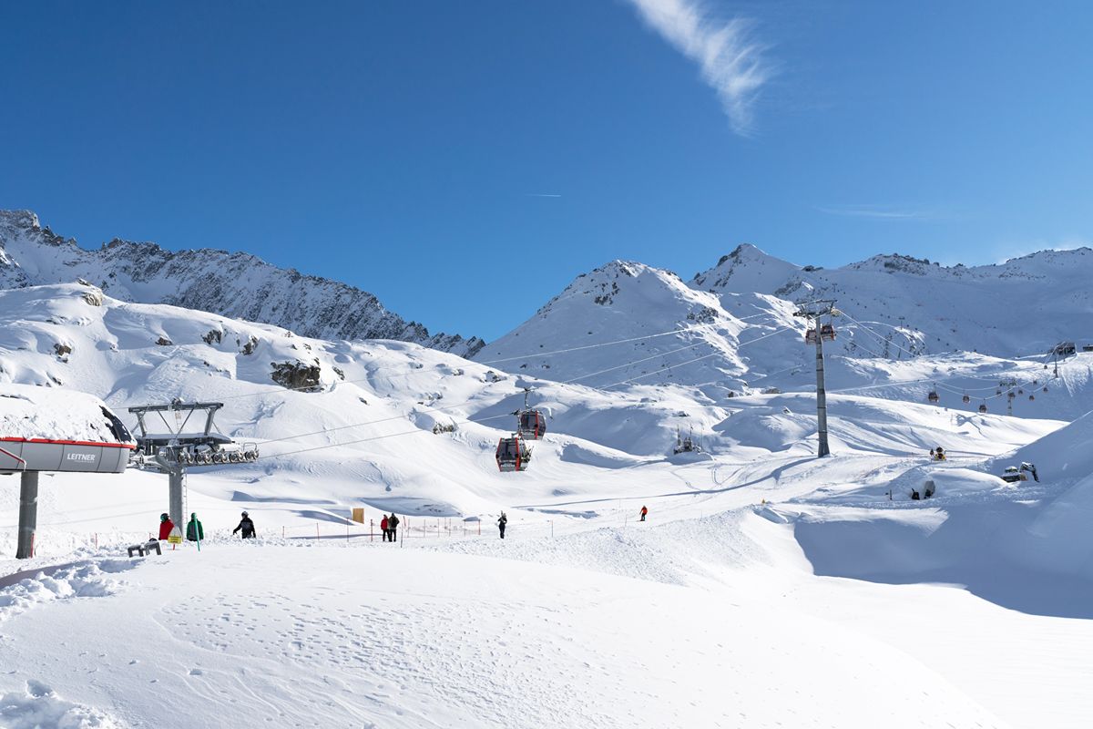 Dal 1912 è la prima stazione italiana di turismo e sport invernali: qui la Lombardia è un sogno di montagna
