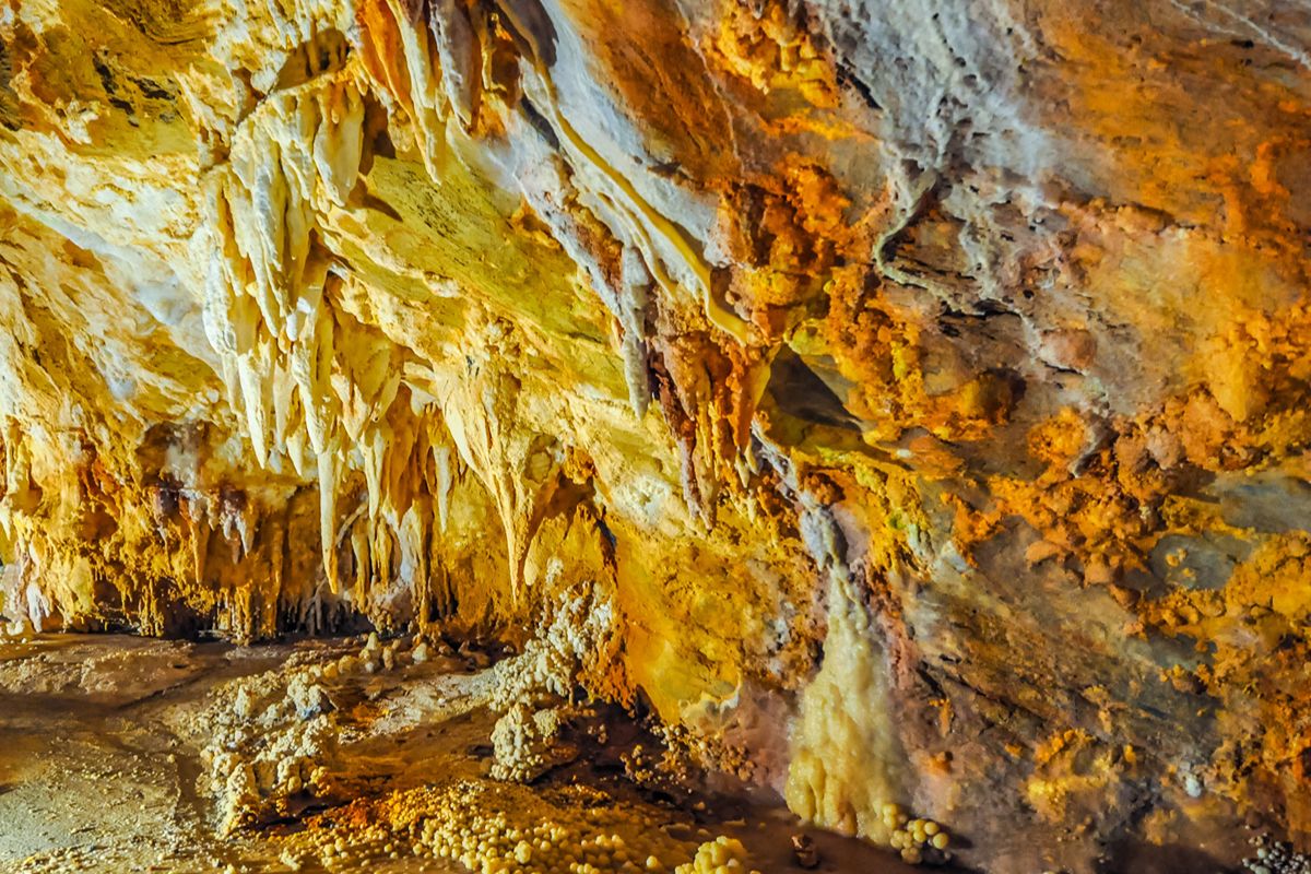 12 mila anni fa gli uomini già abitavano qui: per scoprire queste grotte della Liguria devi camminare per chilometri