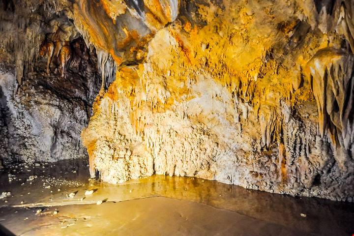 12 mila anni fa gli uomini già abitavano qui: per scoprire queste grotte della Liguria devi camminare per chilometri