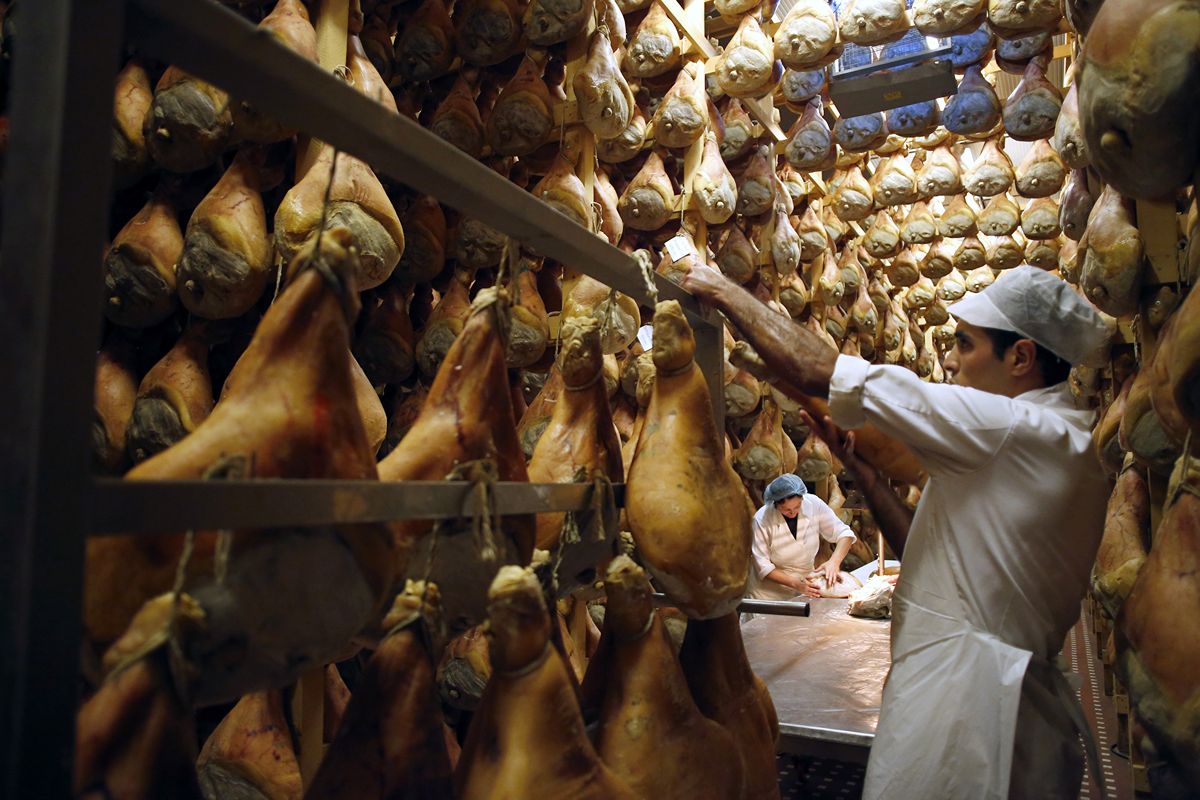 Sulle colline di Parma c'è il 'borgo del prosciutto': si mangia bene, ma è per un altro motivo che vorrai visitarlo
