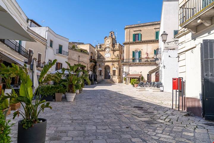 Un castello a forma di vascello da dove guardare tutto il Salento: questo borgo è la capitale storica della Puglia