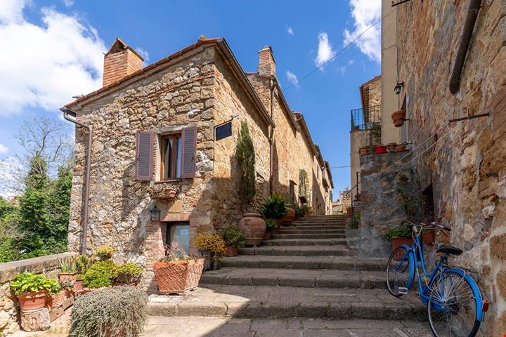 Il borgo toscano nato da un sogno rinascimentale: Pienza è la terrazza più elegante sulla Val d’Orcia