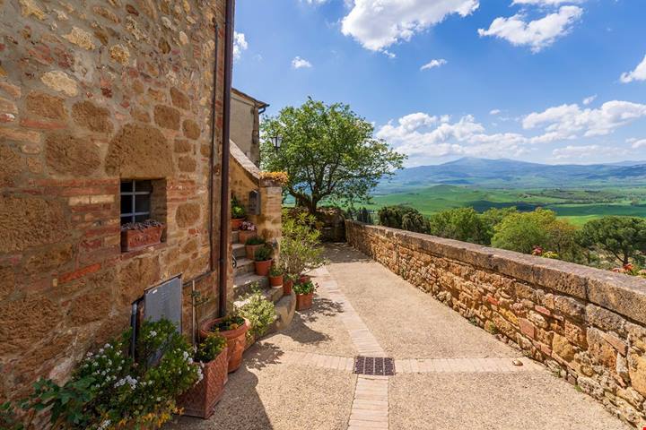 Il borgo toscano nato da un sogno rinascimentale: Pienza è la terrazza più elegante sulla Val d’Orcia