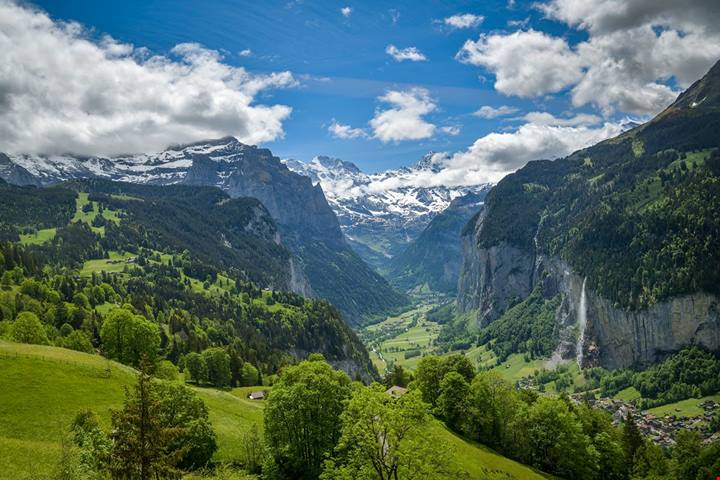 In Svizzera c'è delle 72 cascate dalla storia favolosa: qui è nato Il Signore degli Anelli