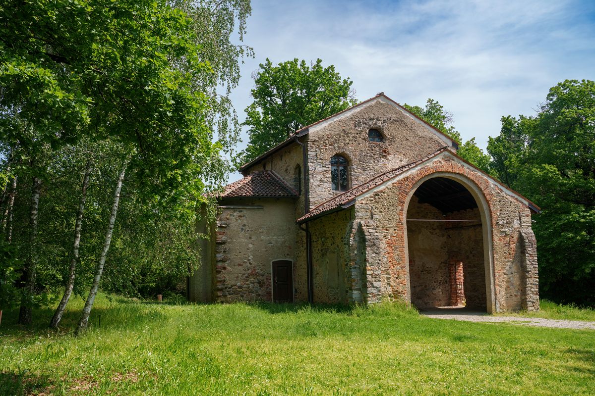 Un ciclo di affreschi immerso tra i boschi: questa piccola chiesa di campagna oggi è patrimonio UNESCO