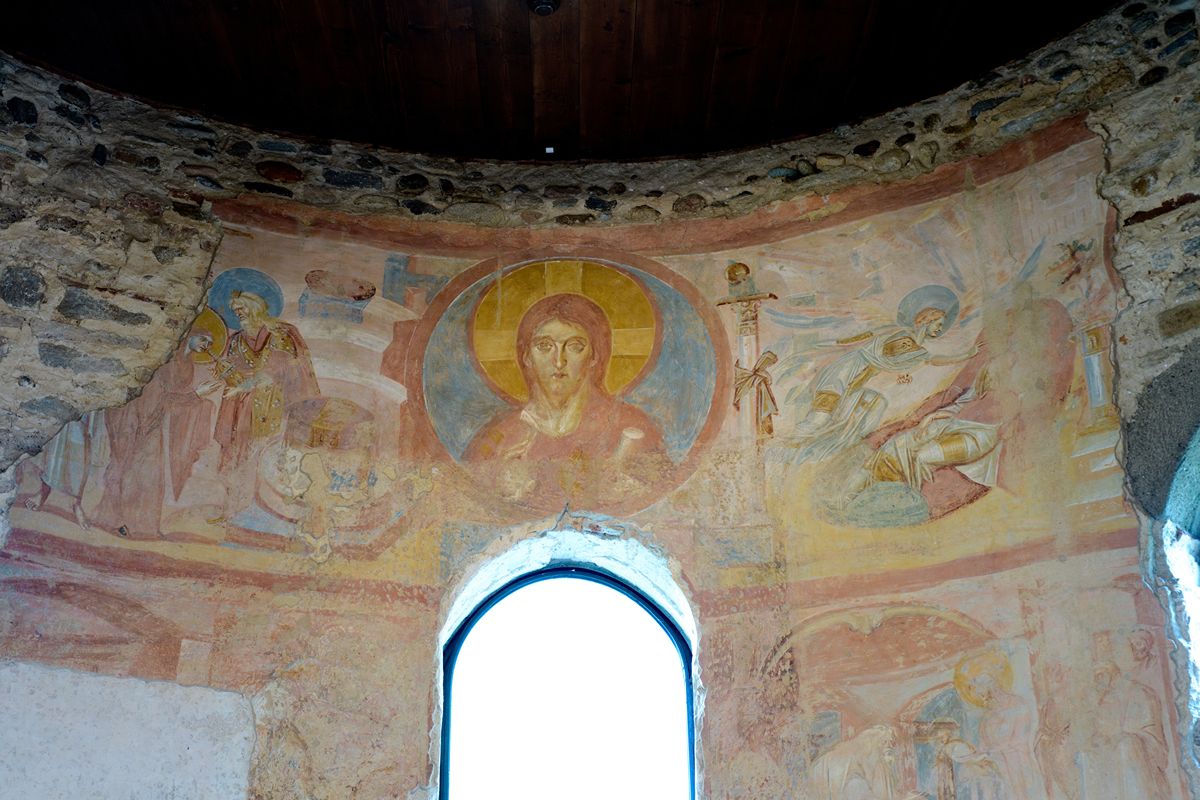 Un ciclo di affreschi immerso tra i boschi: questa piccola chiesa di campagna oggi è patrimonio UNESCO