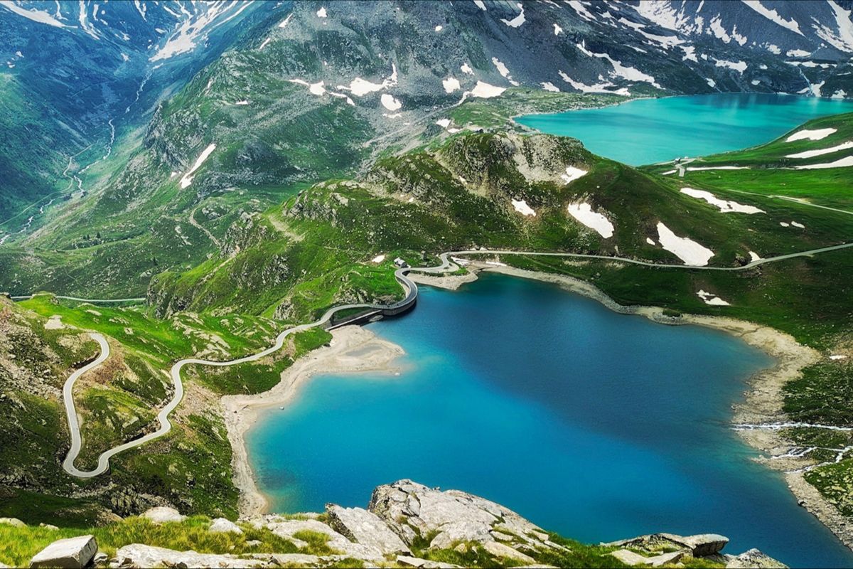 È la perla alpina ai piedi del Gran Paradiso: questo borgo del Piemonte ti fa vedere il mondo da 1600 metri d'altezza