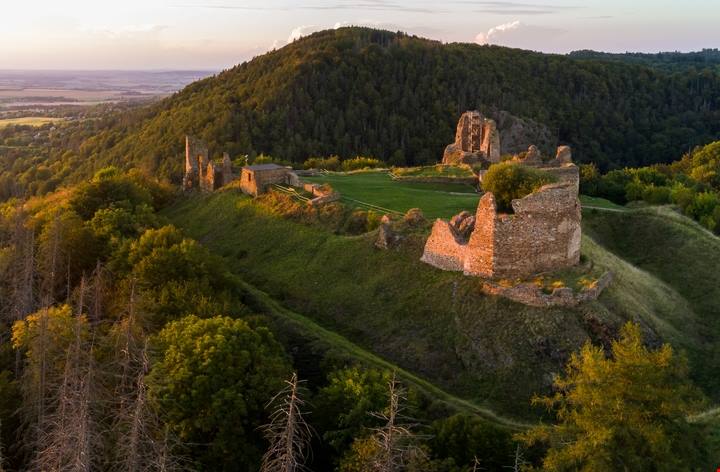 40 castelli, uno più bello dell'altro: questo itinerario te li farà scoprire in un solo (e incredibile) viaggio